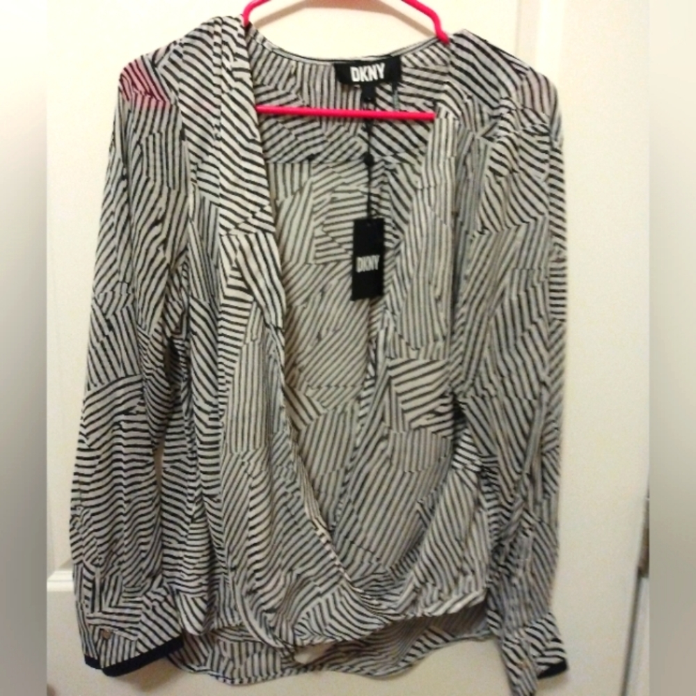 LOTUS BOSS SHINE: NEW w\T Women's DKNY swanky, elegant blouse L